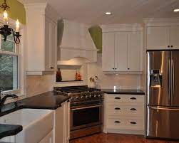 Traditional Kitchen Design Ideas Pictures Remodel And Decor Kitchen Remodel Small Kitchen Layout Corner Stove