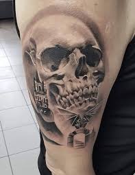 Discover pharaohs, pyramids and the ancient symbols of egypt in these top egyptian tattoos for men. Tommygun Skull Mit Burg Und Torwachter Tattoos Von Tattoo Bewertung De
