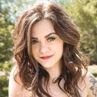 Amber Sheaves's Instagram, Twitter & Facebook