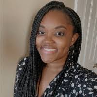 Elisha Lyons's Instagram, Twitter & Facebook