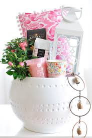 Most gift basket ideas appeal to a wide range of people, making gift sets the perfect item to entice these luxurious and relaxing sets of self care items are great gift basket ideas for new mothers or this home day spa treatment makes for a fun raffle basket idea. Mother S Day Gift Basket Idea Spa At Home Modern Glam