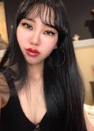 Ellie Choi's Instagram, Twitter & Facebook