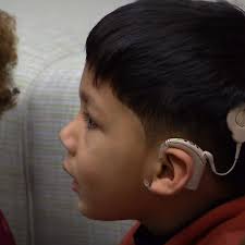 Breaking barriers: Deaf Santa brings holiday joy to hard-of-hearing  children in Nashville