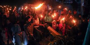 .telah belasan tahun berpraktek aku di kawasan kumu. Mengenal 5 Tradisi Masyarakat Saat Peringatan 1 Suro Halaman All Kompas Com