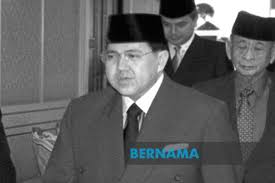 A doctor in the house: Alhmarhum Sultan Ismail Petra Amat Dekat Di Hati Rakyat