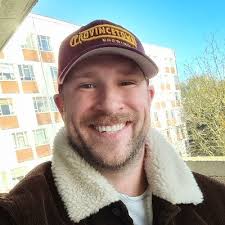 House (he/him) (@aho)