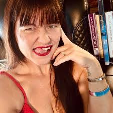 Peggy Brandon's Instagram, Twitter & Facebook