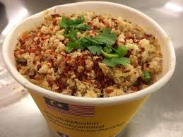 Untuk buat nasi ayam ni, langkah pertama yang korang perlu buat adalah membuat air rebusan ayam. Topping Tak Kedekut Gerai Viral Ini Hidangkan Bubur Ayam Lagi Sedap Daripada Mcd