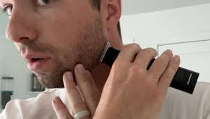 Amazon.com: MAXGROOM Manscape All-in-One Body Hair Trimmer for Men,  Waterproof Pubic Groin & Ball Trimmer Men with Adjustable Guide Comb & 4  Interchangeable Trimmer Heads (Black) : Beauty & Personal Care