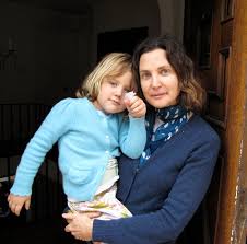 I am a single mother of four beautiful children who lives and documents her life with whatever kind of camera i happen to have at the time!. Tierney Gearon Zapdosun