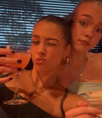 Low quality pics of a high quality fit by my faves @princesspollyboutique  sooo many of you guys asked where my top