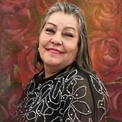 Elaine Estrella's Instagram, Twitter & Facebook