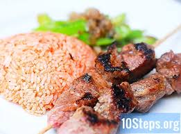 Sebelum melakukan cara masak gulai kambing rebus daging terlebih dahulu ke dalam air mendidih bersama daun jeruk selama sekitar 30 menit atau hingga daging menjadi empuk. 3 Cara Memasak Daging Kambing Ilmu 2021