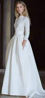 25 Wonderful Winter Wedding Dresses You Ll Fall In Love With Casual Wedding Dress Winter Wedding Dress Wedding Dresses