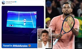 Nick kyrgios se llevó la victoria en un agónico partido de segunda ronda ante el francés humbert. Nba Star Lets Nick Kyrgios Know He S Watching Him At Australian Open But Fans Spot Glaring Error Daily Mail Online