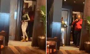 Fanno Sesso Nel Bagno Di Un Ristorante E Vengono Cacciati Radio 105