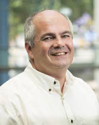 ECONOMY IS WELL AND ALIVE' BUT HIGH PRICES LOOM, EXPERTS SAY