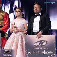Bahang anugerah juara lagu 32 semakin dirasai oleh finalis dan juga peminat tegar program ini. Senarai Pemenang Anugerah Juara Lagu Ke 32 Ajl 32 2018 Ieyra Com