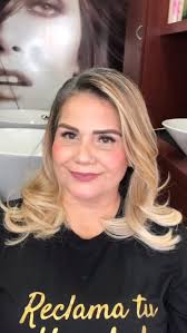 Hoy nos visito de nuevo nuestra nueva clienta Maria Labarca 🎁de la  promocion de alisado , con aminioacidos , se retiro su tratamiento , el  cual nos compartió que quedo super FELIZ