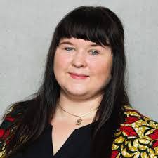 Mona Horn's Instagram, Twitter & Facebook