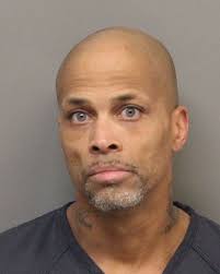 Lincoln man caught with drugs after witnesses saw him stealing f