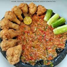 Berikut ini rincian bahan dan cara membuat sambal goreng kentang dan hati ayam yang bisa anda coba. Tips Sehat Dan Info Kuliner Ayam Tepung Goreng Kering Sambal By Deviirwantari Bahan 10 Ayam Paha Drum Stick 3 Bawang Putih Cincang Halus 1 Cm Jahe Cincang Halus