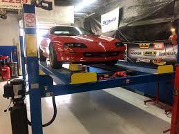Gearheads is a fully equipped do it yourself auto repair resource for any one wishing to work on their car or truck. South Florida Do It Yourself Auto Repair Automotive Lift Rentals South Florida