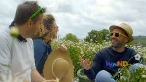 Trois cafes gourmand ainsi va la vie paroless. Trois Cafes Gourmands Devoile Le Clip De Comme Des Enfants Sur Buzz Insolite Et Culture