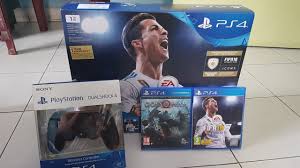 Trova una vasta selezione di fifa 18 per ps4 a prezzi vantaggiosi su ebay. Playstation 4 Ps4 Slim 1 Tb Fifa 18 Bundle Unboxing God Of War Youtube