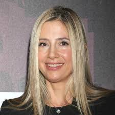 Nikki Farrow's Instagram, Twitter & Facebook