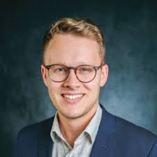 Excited to share that last week I graduated from the University of  Cincinnati Carl H. Lindner College of Business MBA program! Thanks to all  who supported me along the way.