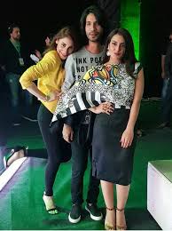 Hinakhan Iqraaziz Sporting Oppof5 Lunch Pakistani Actress Pakistani Fashion Skirt Outfits