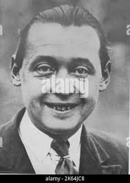 George Hay, 14th of Earl of Kinnoull with his wife, the former May Meyrick,  eldest daughter of Kate Meyrick, famed nightclub owner. Also present is  Gordon Meyrick, all with Zelli at his