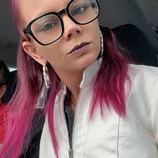 Richard Deville's Instagram, Twitter & Facebook