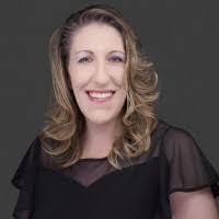 Kelly Eberhart's Instagram, Twitter & Facebook