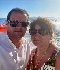 What are the charge rates for a LiHV battery and can it be charged in LiPo  or LiHV mode?