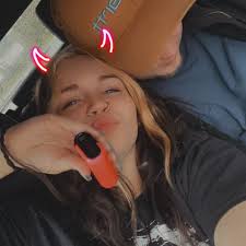 Halle Steele in people