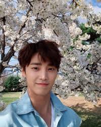 Lee Tae Hwan S Is As Handsome As The Cherry Blossoms Lee Tae Hwan Korean Actors Asian Actors