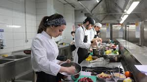 Ana yerleşkesi olan santralistanbul'a ek olarak kuştepe ve dolapdere'de de yerleşkeleri bulunmaktadır. Istanbul Gelisim Universitesi Gastronomi Ve Mutfak Sanatlari Bolumu Uzman Kadrosuyla Nitelikli Egitim Sunuyor Gastronomi Turkey By Rafine Gastronomi Turkey Gastronomi Haberleri Gastronomi Hakkinda Her Sey