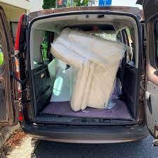 新しく迎え入れたカングーは荷室が広 い 上下のコンソールボックスを外すと2メートルのソファも積めちゃいます 先ほどアップしました ニコレッティ3人がけソファを積載 ボックス跡は自作の本革トレーて kitchen appliances kitchen blender
