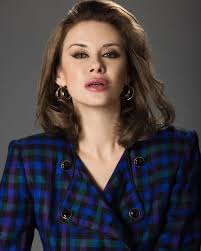 My new “business/rich woman” headshots . By @ken.saunders