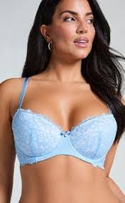 Venus Rosa's Instagram, Twitter & Facebook