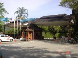 Sekolah menengah kebangsaan agama kuala selangor atau nama ringkasnya smka kuala selangor, smkaks atau kusiss, merupakan sebuah sekolah menengah kebangsaan agama yang terletak di pasir penambang, daerah kuala selangor, selangor darul ehsan. Sekolah Menengah Agama Swasta Kuala Lumpur Perokok K
