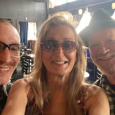 Where is a good place for karaoke in Seaside Oregon?