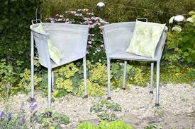 Zwei Gartenstuhle Aus Einer Zinkwanne Zinkwanne Gartenstuhle Wanne