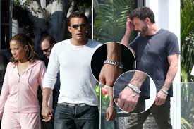 Ben affleck, jennifer lopez (2003). Ben Affleck Appears To Wear Watch Jennifer Lopez Gifted Him In 2002