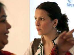 Senior Entertainment Journalist Nadia Faisal Passes Away Entertainment Dunya News