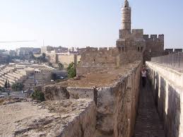Jerusalem القدس الشريف القلعة عند باب الخليل تم في السنوات الاخيرة الماضية تغير ملامح المنطقة خارج باب الخليل تاريخ Jerusalem Ancient Jerusalem Old City