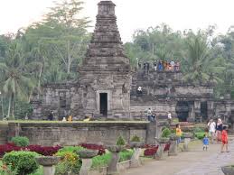 Blitar is a city in east java. Seluruh Lokasi Wisata Di Blitar Ditutup Cegah Penyebaran Corona Okezone News