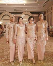 Brokat juga bisa memberikan aksen pada dress sehingga dress akan menjadi lebih ramai dengan aneka motif yang beraneka ragam. Model Baju Pesta Dress Brokat Off 51 Www Transanatolie Com